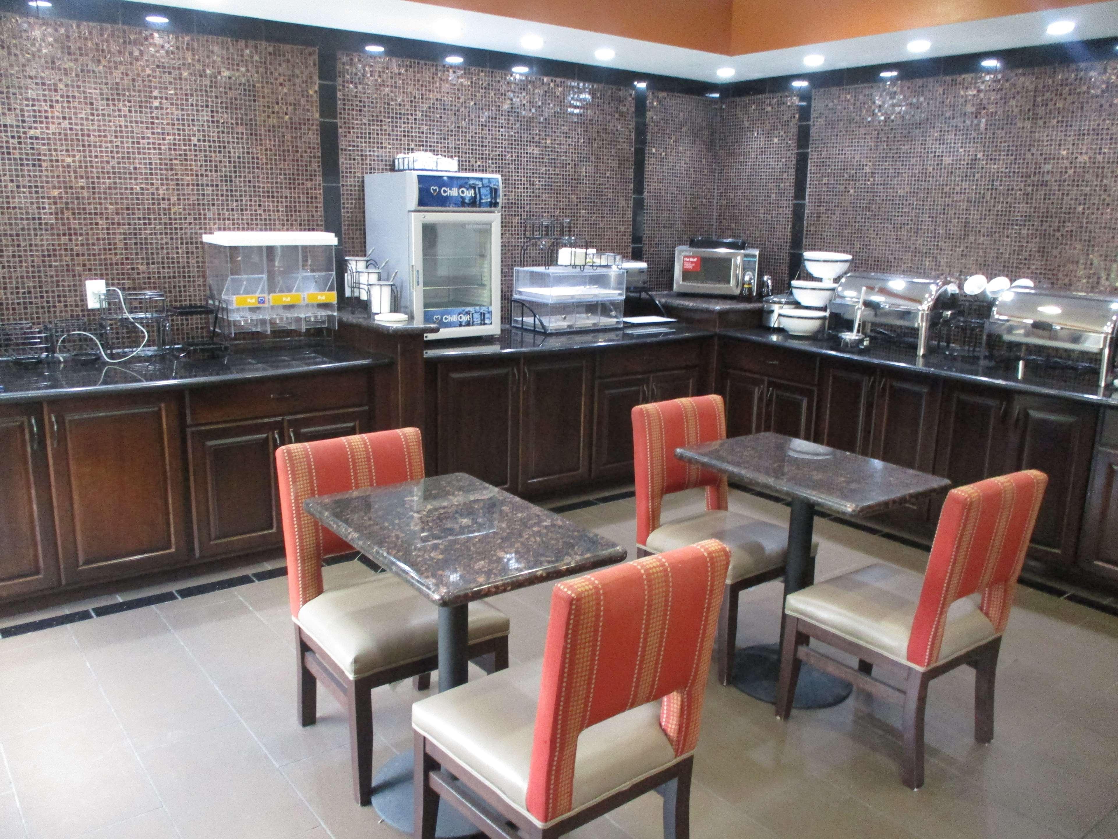Best Western Emporia Inn Zewnętrze zdjęcie